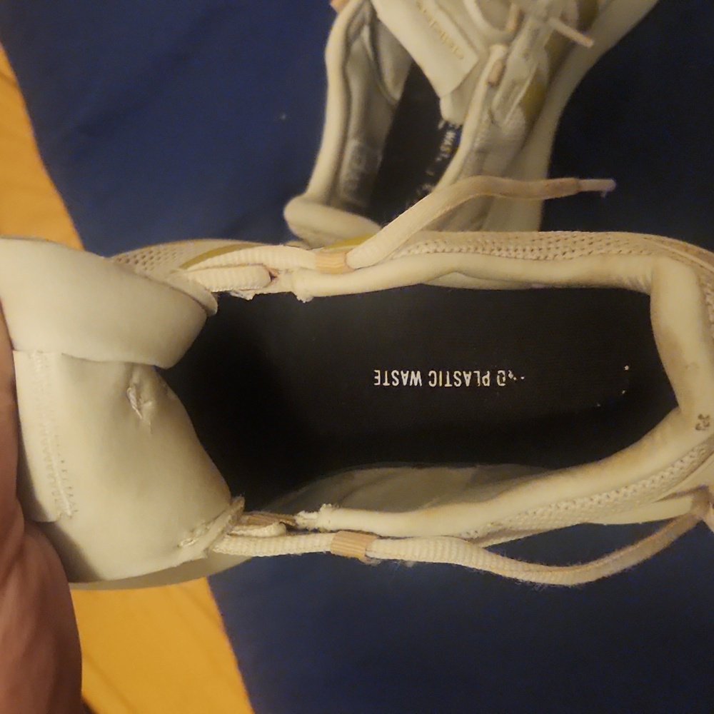 Adidas - Picture 2 of 6